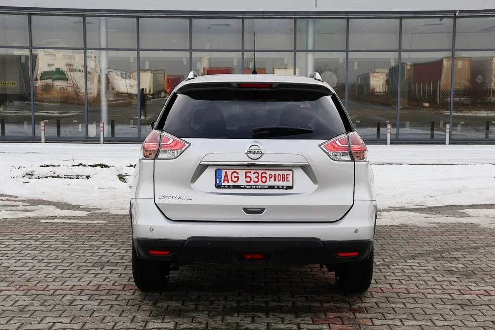 Nissan X-Trail Tekna 4x4 - imagine 8